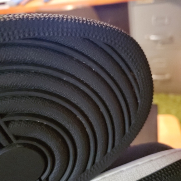 Jordan 1 OG retro Defiant - Picture 9 of 10